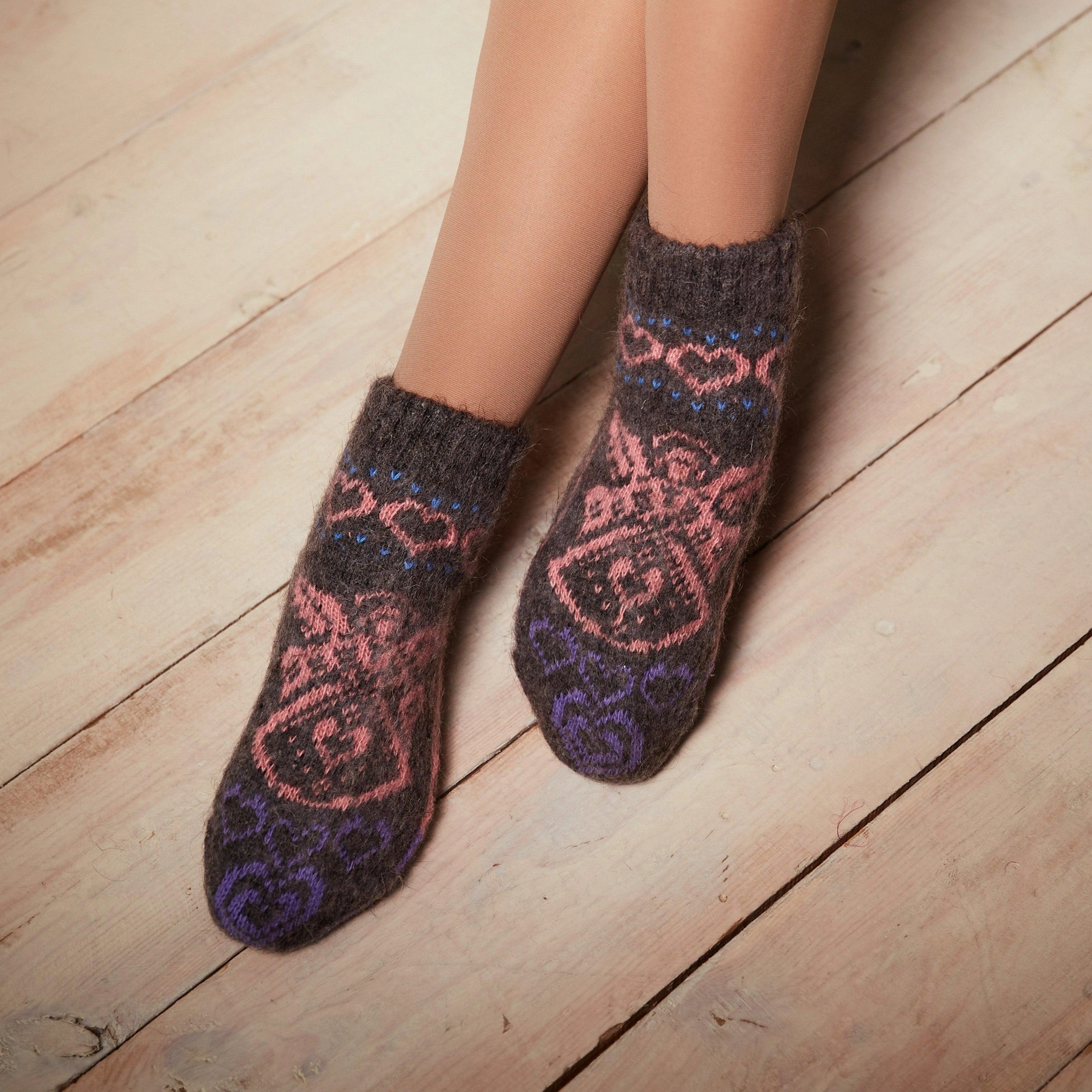 Cozy Angel Goat Wool Socks: Softest Women’s Low-Cut Comfort.